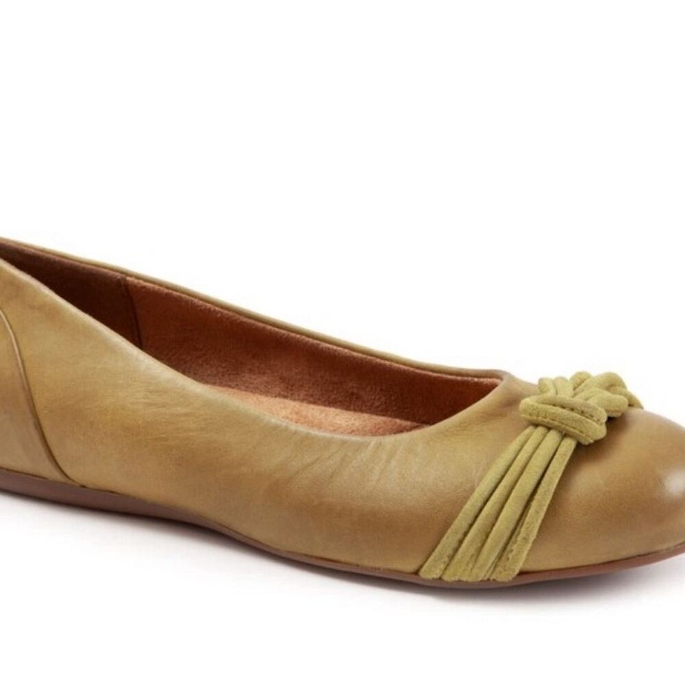 SoftWalk Women's Ballet Flats Size 6 Tan Sonoma Knot Casual Shoes